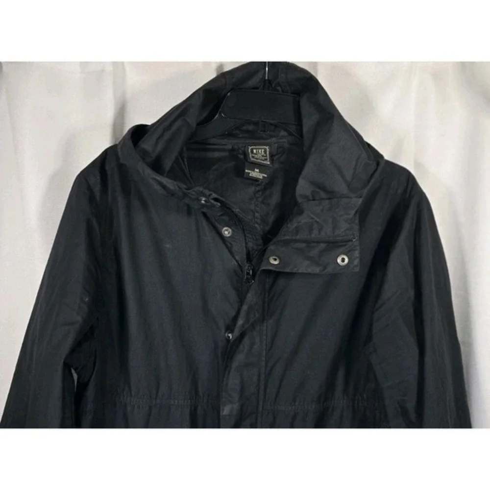 Nike Mens Engineered World Class Athletes Ripstop Hooded Parka Jacket Black M